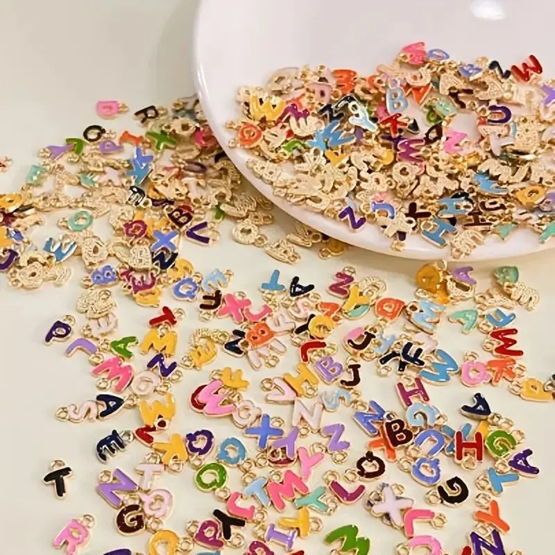 Anklet Foot Chain - ตัวอักษรหลากสีสันแบบสุ่ม 100 ชิ้น สำหรับงาน DIY สร้อยข้อมือ