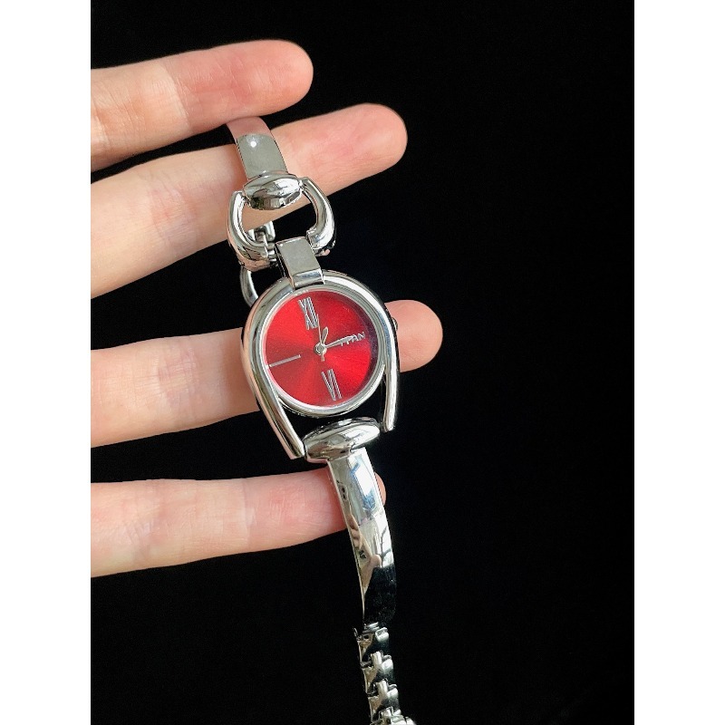 นาฬิกาวินเทจ รุ่นโรซี่โกลว์โมเ - Moments Watches & Jewelry Vaughan Mills บทวิจารณ์และราคา