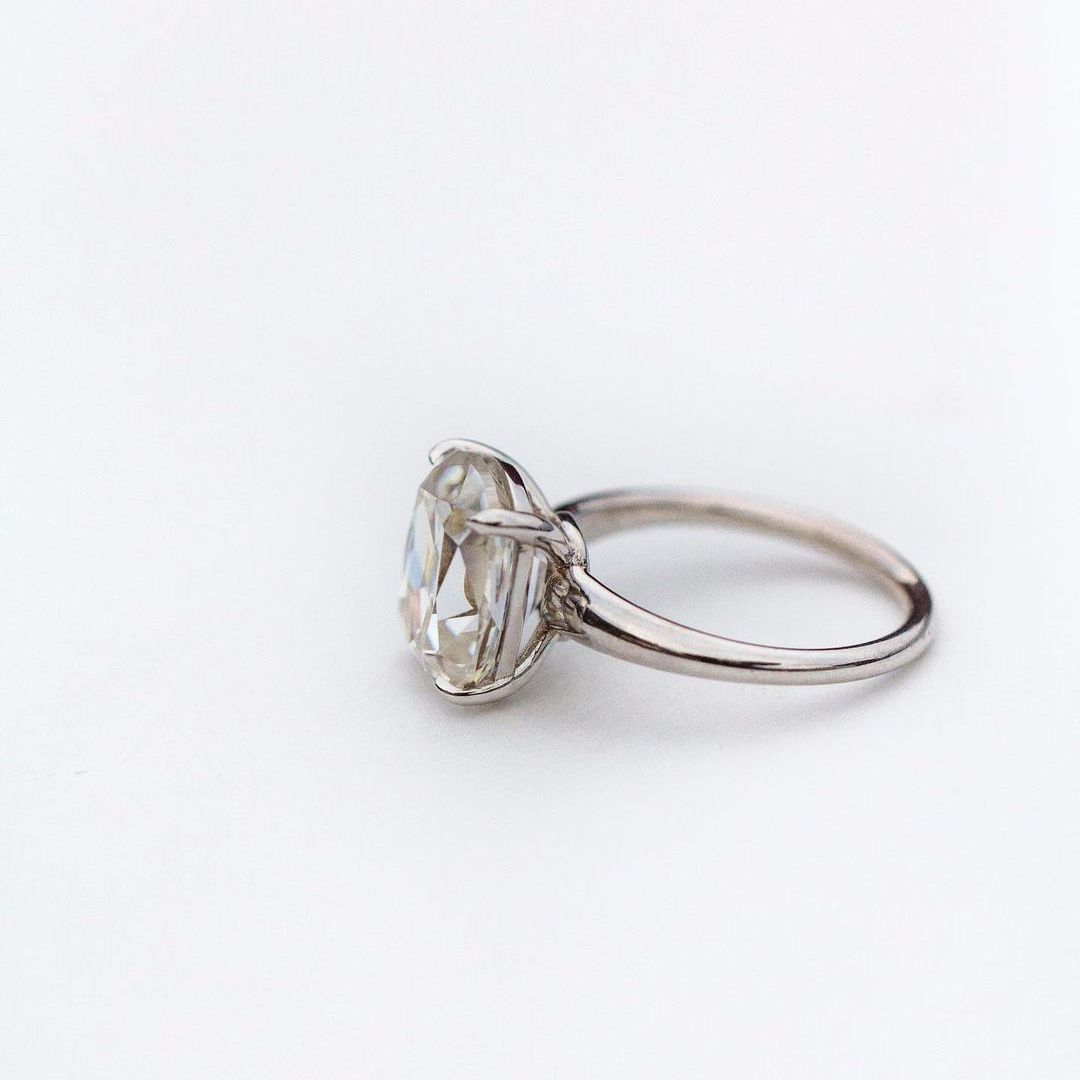แหวนมอสซาไนต์ทรงคุชชั่นคัต 6 ก - Moissanite Ring บทวิจารณ์และราคา